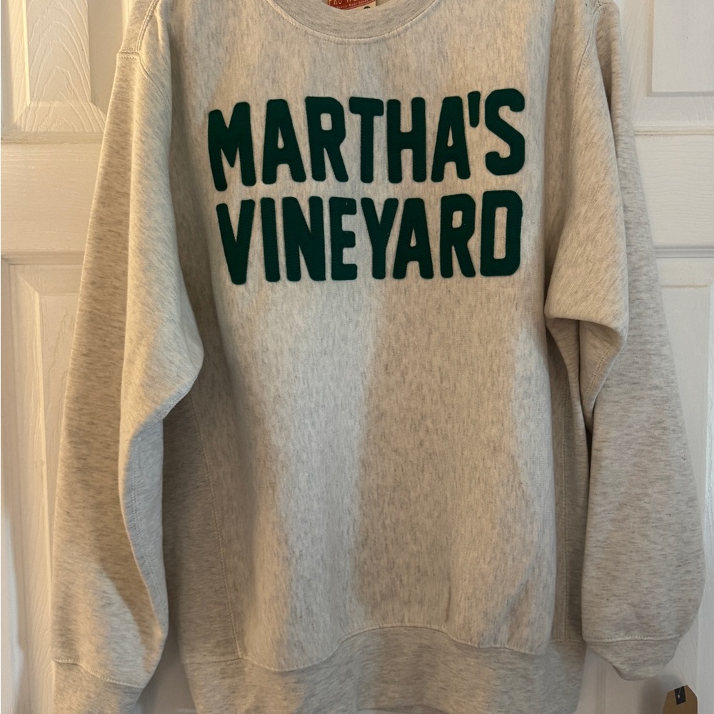 NWT Martha's Vineyard Women's Sweatshirt